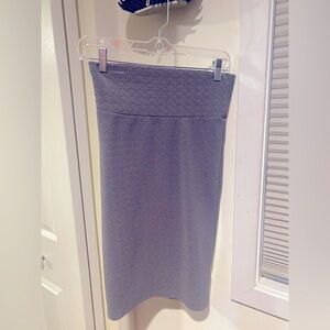 Fitted skirt